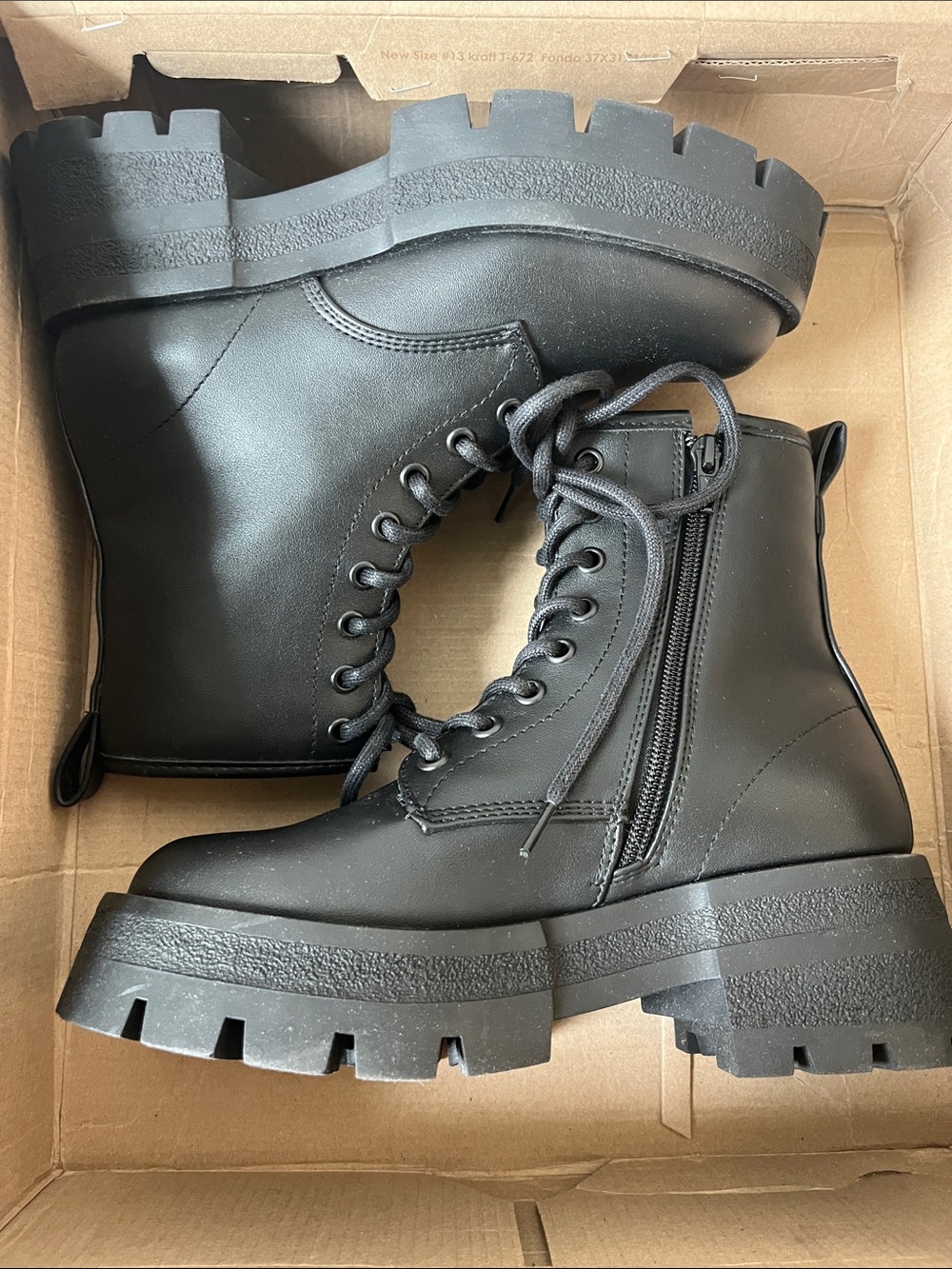Steve Madden NIB Black Platform Lace-Up Combat Boots - Picture 5 of 5
